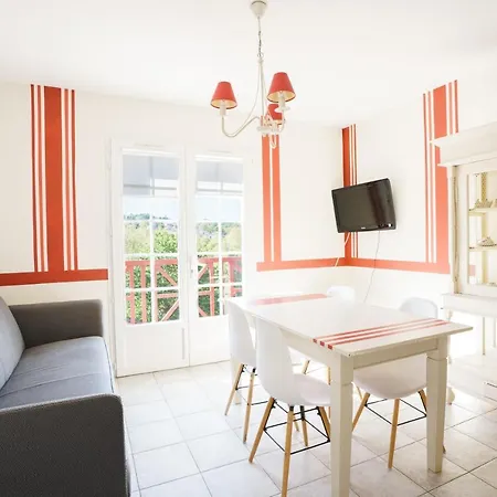 Apartmanhotel Les Collines Iduki 4*