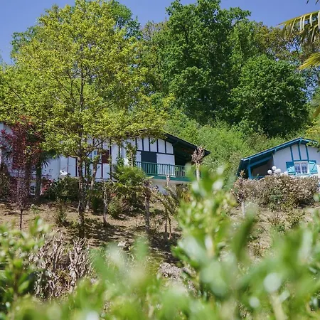 Les Collines Iduki Apartmanhotel