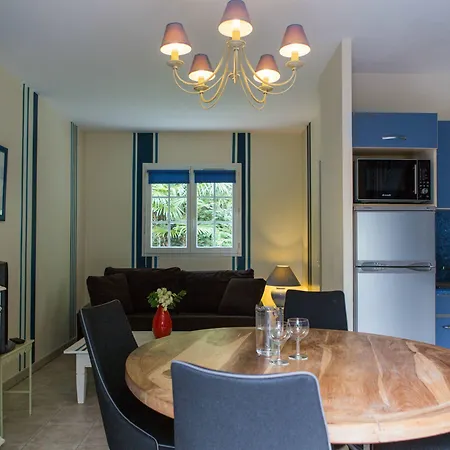 Les Collines Iduki Hotel apartamentowy La Bastide-Clairence