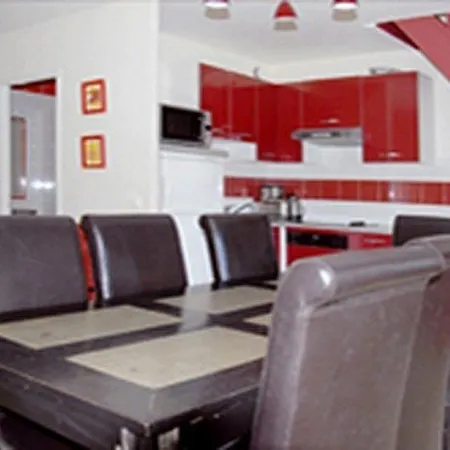 Hotel apartamentowy Les Collines Iduki La Bastide-Clairence