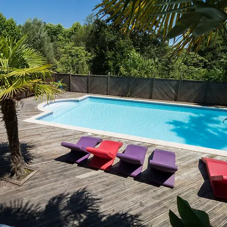 Les Collines Iduki Hotel apartamentowy La Bastide-Clairence