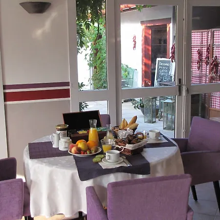 Hotel apartamentowy Les Collines Iduki