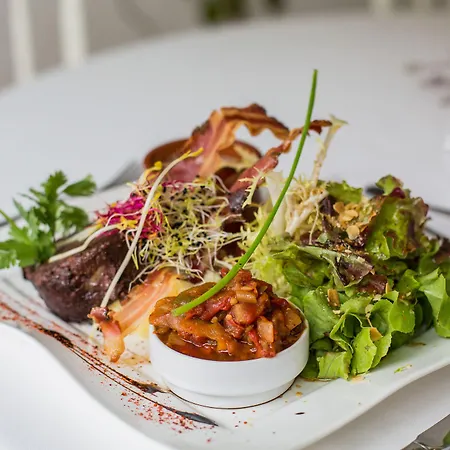 Les Collines Iduki מלון דירות