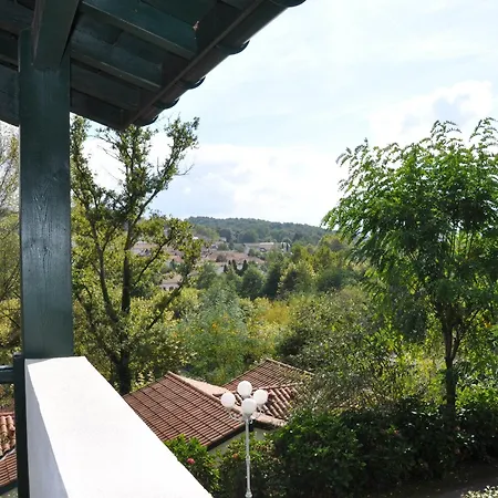 מלון דירות Les Collines Iduki 4*