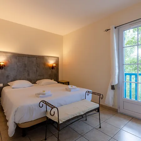 Hotel apartamentowy Les Collines Iduki