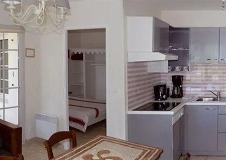Les Collines Iduki Aparthotel 4*