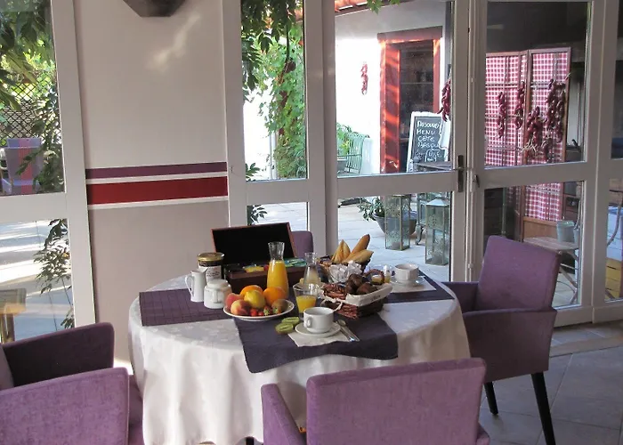 Aparthotel Les Collines Iduki