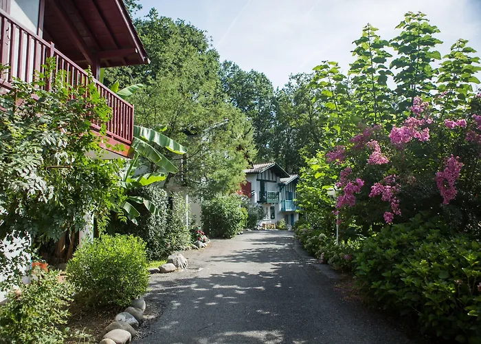 Aparthotel Les Collines Iduki