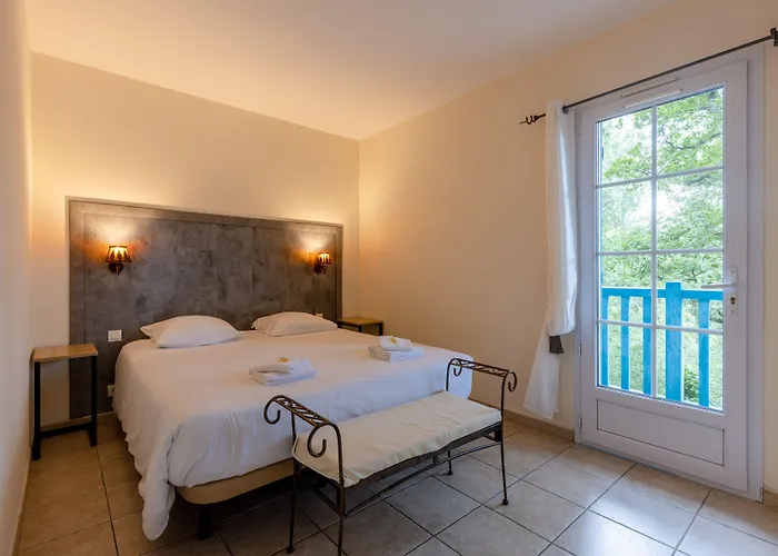 Aparthotel Les Collines Iduki