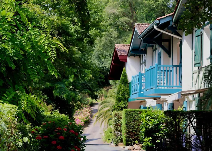 Les Collines Iduki Aparthotel 4*