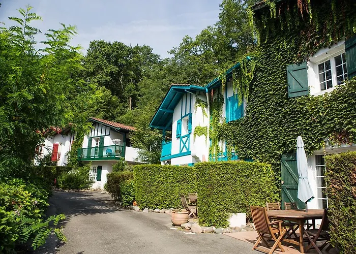 Aparthotel Les Collines Iduki 4*