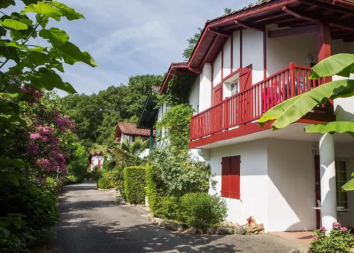 Aparthotel Les Collines Iduki 4*